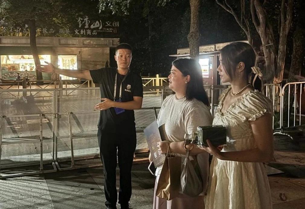 C:/Users/BA/Desktop/“安保鐵軍、硬核保障”2024系列報道四十三——月滿中秋，南京市保安服務(wù)有限公司圓滿護(hù)航“2024 南京森林音樂會”/6.jpg6