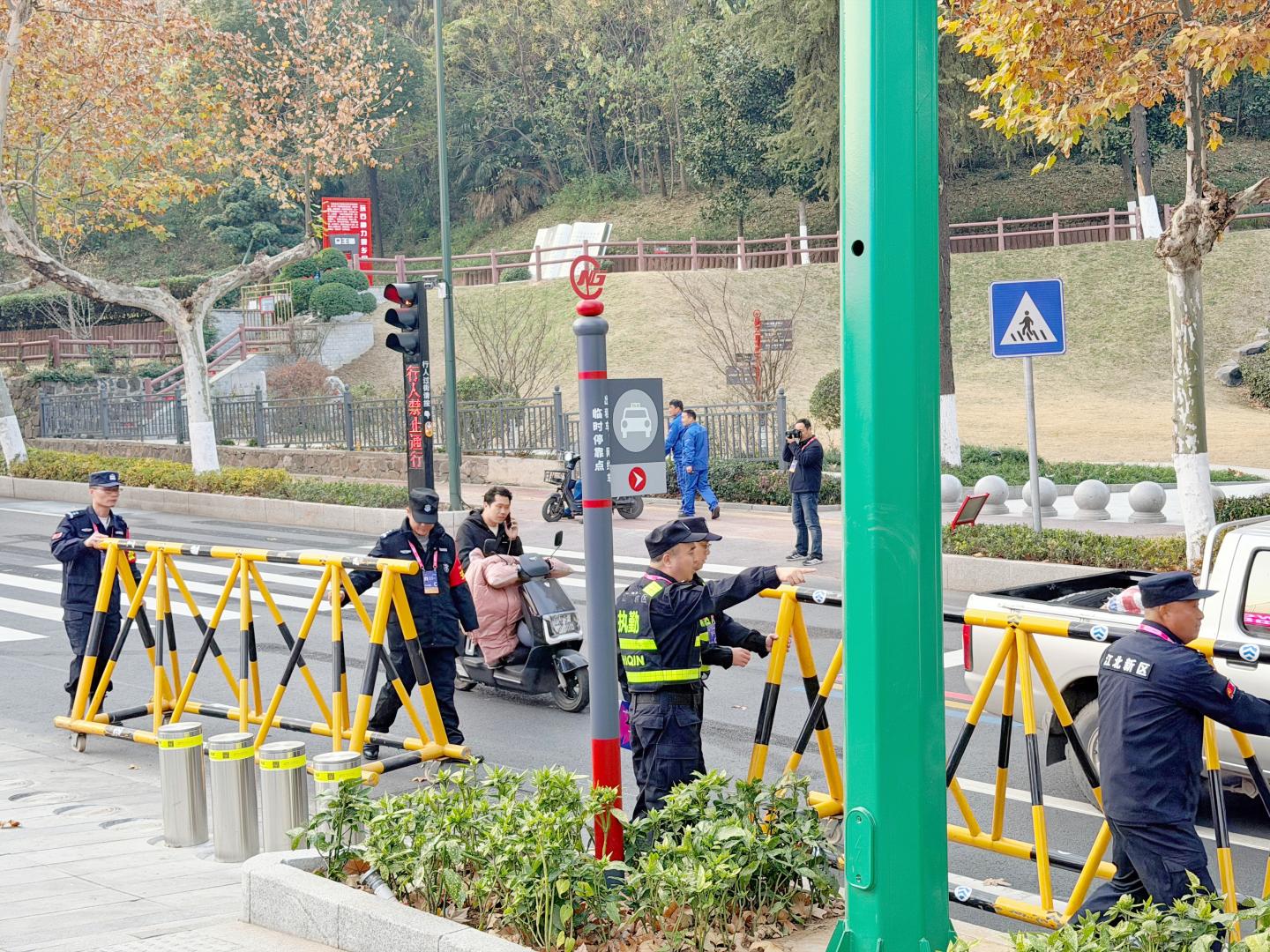 E:/25.12.10后 上傳網(wǎng)站留存/“保安衛(wèi)士”護航，熱血燃賽場！——南京市保安服務有限公司大廠分公司保障WCBA女籃聯(lián)賽激情開燃/照片/微信圖片_20251210163658_265_1.jpg微信圖片_20251210163658_265_1