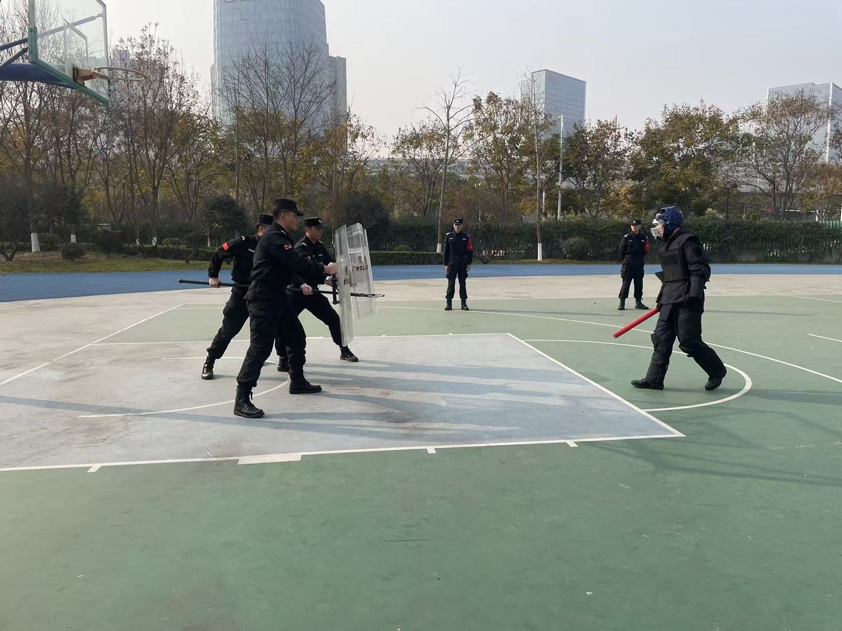 E:/25.12.10后 上傳網(wǎng)站留存/喜報(bào)！南京市保安服務(wù)有限公司建鄴分公司榮獲“校園最小應(yīng)急單元技能競賽”一等獎/照片/ef12cf02b7bf17801f82f2d7cee6249a.jpgef12cf02b7bf17801f82f2d7cee6249a