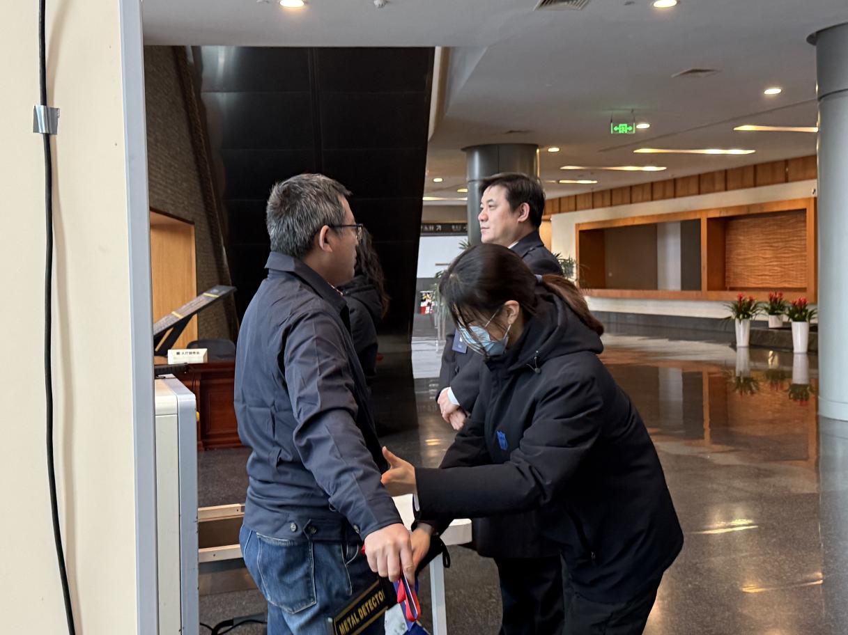 E:/25.12.10后 上傳網(wǎng)站留存/“安保鐵軍、硬核保障”2026系列報(bào)道一——科技引領(lǐng)未來，安全護(hù)航盛會/照片/79854b95b5929b8d99e14dd1fe9a271f.jpg79854b95b5929b8d99e14dd1fe9a271f